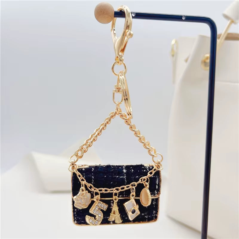 Luxury CC Eiffel Tower Car Key Chains Women Bag Handbag Pendants Plush Keychain Gift Jewelry