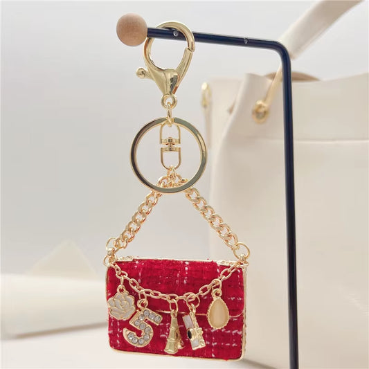 Luxury CC Eiffel Tower Car Key Chains Women Bag Handbag Pendants Plush Keychain Gift Jewelry